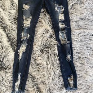 Distressed jeans size 9
